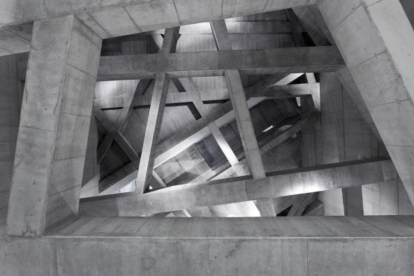 U-Bahn-Station, Subway station, Stationen, U-Bahn, Verkehrsbau, Beton, Konstruktion, Budapest, Tiefbau, Zug, Wagen, Raster, Mosaik, Dekonstruktivismus, Neubau, ffentlicher Nahverkehr, M4, sporaarchitects, Stahlbeton, Fővm tr trkp, Tibor Dkny, Sndor Finta, dm Hatvani, Orsolya Vadsz, Zsuzsa Balogh, Attila Korompay project architects, Bence Vrhidi, Nomi Soltsz, Andrs Jnosi, Dina Molnr, Bauen im Untergrund, Kroly Stefk,