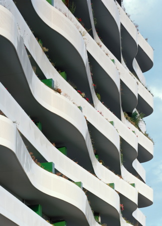 Emmanuel Combarel Dominique Marrec Architectes (ECDM), Arceuil, Paris, Wohnungen, Hochhaus, housing tower, Balkone, balconies, Sinuskurve, alternate sinusoids, BauNetz, uncube