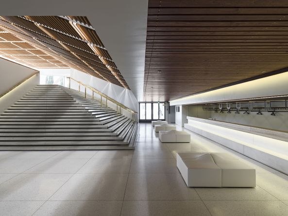 ALA Architects; Tuomas Uusheimo; Kuopio City Theatre; Theater; Umbau; Sanierung; Erweiterungsbau; Erg�nzungsbau; geknitterte Fassade; faltige Fassade; Faserbeton; Betonpaneele; l�wengelb; Finnland; Architektur;  ALA Architects; Tuomas Uusheimo; Kuopio City Theatre; Theater; Umbau; Sanierung; Erweiterungsbau; Erg�nzungsbau; geknitterte Fassade; faltige Fassade; Faserbeton; Betonpaneele; l�wengelb; Finnland; Architektur;