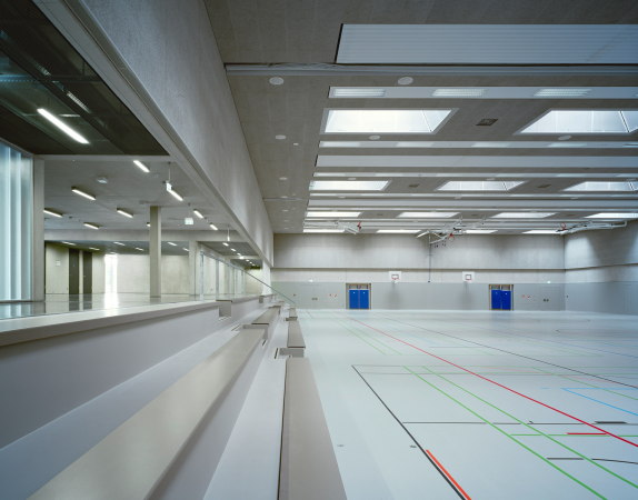 Hausmann Architekten GmbH, Mittelschule, Olching, Mnchen, Am Schwaigfeld, elementierte Aluminiumfassade, Sichtbeton, school, exposed concrete, aluminium panels, BauNetz, uncube