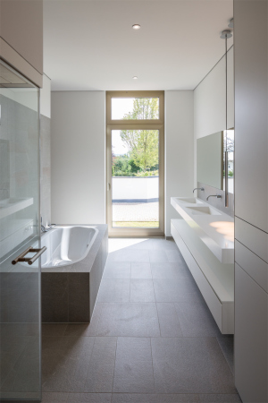 Bungalow; AHM Architekten; Arnsberg; Haus am Mhlenberg; Golfplatz; L-Form; Grundriss; Flachdach; Peter Neusser; Wasserstrichziegel; Eichenholz; Arnke Hntsch Mattmller