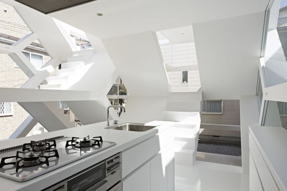 S-House, Haus, Wohnahus, house, Japan, Saitama, Transparenz, Glas, Fassade, Glasfassade, Wei, berkreuzung, Treppe, Tokio