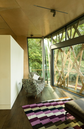 Maggies Centre, Wilkinson Eyre Architects, Charles Jencks, Maggie Keswick Jencks Cancer Caring Trust, OMA, Foster, Carmody Groarke, Krebszentrum, Krebshilfezentrum, Patientenzentrum, Angehrigenzentrum, Krebserkrankung, Baumhaus, schwebend, Sttzen, Oxford, Churchill Hospital