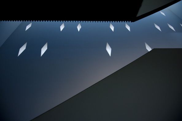 Muse d'ethnographie (MEG), Schweiz, Genf, Geneva, Geneve, Ethnographisches Museum, Ethnographie, Ethnografie, unterirdsich, Graber Pulver, Zrich, Switzerland, Beton, Galerie, Ausstellungshaus, exotisch, Fassade, Origami,