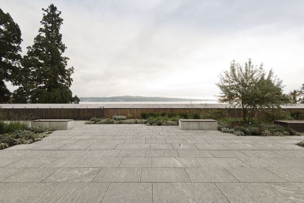 Insel Mainau, Comturey, Hein Architekten, Comturey Turm, Gastronomie, Hafen, Insel, island, port, Holzbau, Holz, wood, Caf�, Restaurant, Kiosk, Barrierefreiheit, Park, Dachgarten, Fassade, facade, rooftop garden, Holzkonstruktion, Magnesit-Estrich, Wei�tanne