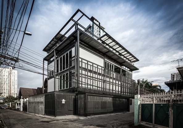 Stahlhaus, Junsekino Architect and Design, Bangkok, steel house, tinman house, BauNetz, uncube