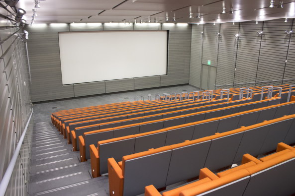 Cambridge, 32 Quincy Street, MA 02138, Harvard University, Harvard Art Museums, Museum, Renzo Piano, Museum, Boston, Carpenter Center for the Visual Arts, Le Corbusier, Kunstmuseum, Neubau, Beton Pyramide, Museumsbau, Kunst, Archologie, Kunstgewerbe, 2014, Fogg Museum, Busch-Reisinger Museum, Arthur M. Sackler Museum, Building Workshop, Beton, Innenhof, Glasdach, Glaspyramide