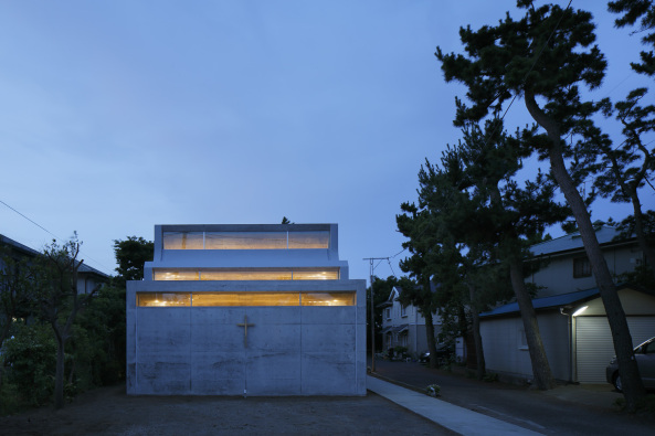 koji fujii / nacasa&partners inc; Takeshi Hosaka Architects; Shonan Christ Church; Japan; Kirche; Neubau; Stahlbeton; Kanagawa; Dachform; akustisches Dach; Koji Fuji; Nacasa&Partners Inc.