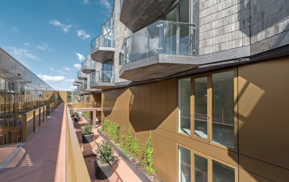 Utrecht, Bahnhof, Central Station, Mawerk, Beton, Glas, Wohungsbau, Niederlande, Balkone, Treppen, Fassade, Ziegel, Stein, Kop van Lombok, Moschee, Mosque, Religion, Bouwfonds Ontwikkeling, Regio Midden, Amersfoort, Architectenbureau Marlies Rohmer, Floris Hund, Ronald Hageman, Kirsten Gabrils, Jan van Erven Dorens, Martin Koster, Boris Briels, Thea van den Heuvel, DAPh, Mietwohnung, zur Miete, renting, building, architecture,