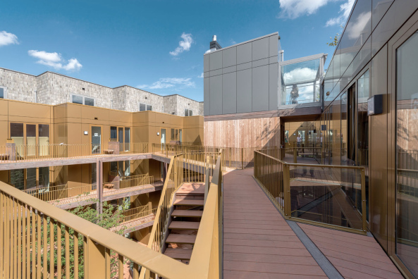 Utrecht, Bahnhof, Central Station, Mawerk, Beton, Glas, Wohungsbau, Niederlande, Balkone, Treppen, Fassade, Ziegel, Stein, Kop van Lombok, Moschee, Mosque, Religion, Bouwfonds Ontwikkeling, Regio Midden, Amersfoort, Architectenbureau Marlies Rohmer, Floris Hund, Ronald Hageman, Kirsten Gabrils, Jan van Erven Dorens, Martin Koster, Boris Briels, Thea van den Heuvel, DAPh, Mietwohnung, zur Miete, renting, building, architecture,