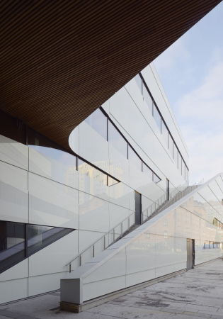 White Arkitekter, Vven, Ume, Schweden, Snhetta, Kulturzentrum, cultural center, Fassade, Snhetta, Mischnutzung, hotel, Konferenzraum, Theater, Museum, Bibliothek, Glas, glass, library, theatre, conference center, facade, Hafen, Kasper Salin Prize, Birke, birch tree