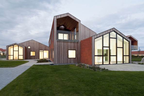 Cebra, Kereminde, Dnemark, children's home, Kinderheim, Holz, wood, Ziegelstein, tile, care centre, Satteldach, pitched roof, chimney, Schornstein, Flexibilitt, Innenraumorganisaiton, Innenraum, interior organisation, Kinder, children
