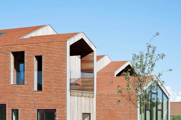 Cebra, Kereminde, Dnemark, children's home, Kinderheim, Holz, wood, Ziegelstein, tile, care centre, Satteldach, pitched roof, chimney, Schornstein, Flexibilitt, Innenraumorganisaiton, Innenraum, interior organisation, Kinder, children