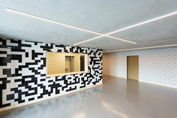 Halle 9 Ingolstadt, Halle Neun, Sport, Skaten, Skateboard, Skating, Sports, Halfpipe, half pipe, Jugendzentrum, Sporthalle, Musik, Party, Probenraum, Lagerhalle, Bahnhofsgegend, Bahnhof, Kulturzentrum, Christian Neuburger, nbundm, *Neuburger, Bohnert und M�ller Architekten