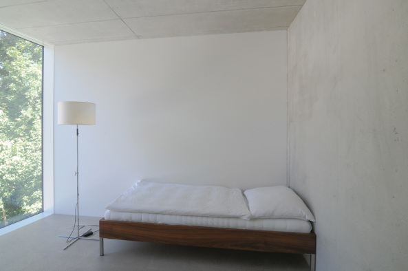 Wohnungsbau, Beton, Block, Sichtbeton, grau, roh, unbehandelt, archaisch, kantig, Moderne, modern, Wohnhaus, Einfamilienhaus, conrete, block, Villa, Atelier, Mhlestrasse, Edlibach, AmreinHerzig, Lucas Peters, Zug, Schweiz, Switzerland, Pirmin Amrein, Claudio Herzig, Zug, Baar