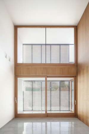 Wohnhaus, Barcelona, Spanien, Alventosa Morell Arquitectes, Holz, wood, Loggia, Fassade, facade, Lamellen