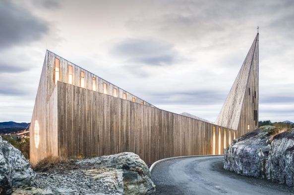 Kirche, church, Knarvik, Norwegen, Community Church Knarvik, Reiulf Ramstad Arkitekter, Kulturort, culture, Kapelle, chapel, Glas, glass, Holz, wood, Kiefer, pine