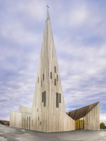 Kirche, church, Knarvik, Norwegen, Community Church Knarvik, Reiulf Ramstad Arkitekter, Kulturort, culture, Kapelle, chapel, Glas, glass, Holz, wood, Kiefer, pine