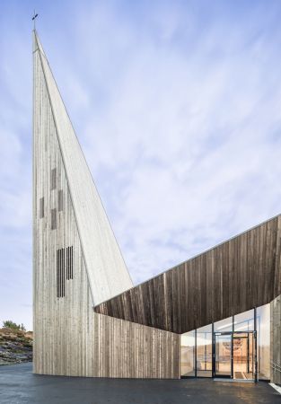Kirche, church, Knarvik, Norwegen, Community Church Knarvik, Reiulf Ramstad Arkitekter, Kulturort, culture, Kapelle, chapel, Glas, glass, Holz, wood, Kiefer, pine