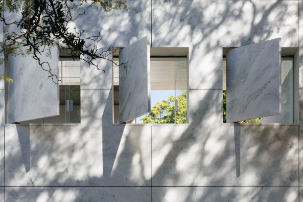 Triptyque, Groenl�ndia, commercial space, Laden, Gesch�ft, Marmor, marble, Garten, concrete, Beton, glass, Glas, Transparenz, transparency, Licht, S�ule, pillar, Fenster, Terrasse, terrace