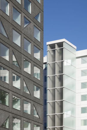 Ex-casa 400, Amsterdam, Niederlande, Vmx architects, Beton, concrete, Wohnheim, Studentenwohnheim, student housing, housing, Wiederverwertung, Nachhaltigkeit, Fertigproduktion, Fertigteil, Fassade, facade, sustainability, reuse, Hochhaus, Turm, high-rise