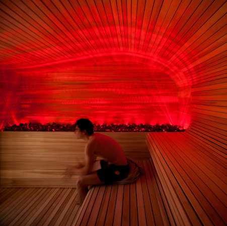 Schwimmbad, Fensterfront, Anbau, Sanierung, Erweiterung, Beton, Paris, Glas, Licht, concrete, glass, window, extension, restruction, swimming pool, Bagneux, Pool, Hallenbad, Frankreich, France