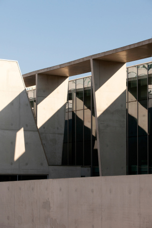 Schwimmbad, Fensterfront, Anbau, Sanierung, Erweiterung, Beton, Paris, Glas, Licht, concrete, glass, window, extension, restruction, swimming pool, Bagneux, Pool, Hallenbad, Frankreich, France