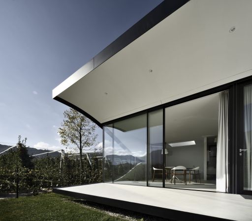 Mirror Houses, Peter Pichler Architecture, holiday home, Ferienhaus, Sdtirol, South Tyrol, Bolzano, Bozen, Italien, Luxus, Wohnen, housing, Apartment, Erholung, holiday, Terrasse, terrace, Landschaft, landscape, Glasfassade, Glas, glass, facade, Aluminium, Panorama, Spiegel, mirror