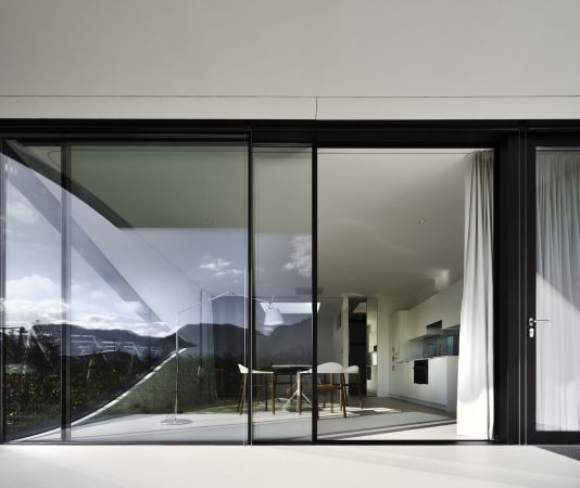 Mirror Houses, Peter Pichler Architecture, holiday home, Ferienhaus, Sdtirol, South Tyrol, Bolzano, Bozen, Italien, Luxus, Wohnen, housing, Apartment, Erholung, holiday, Terrasse, terrace, Landschaft, landscape, Glasfassade, Glas, glass, facade, Aluminium, Panorama, Spiegel, mirror