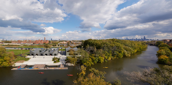 The Boatsmann call: Inspiriert von alternierenden Ruderbewegungen erhielt das WMS Boathouse in Chicago eine gefaltete Dachlandschaft aus Schiefer