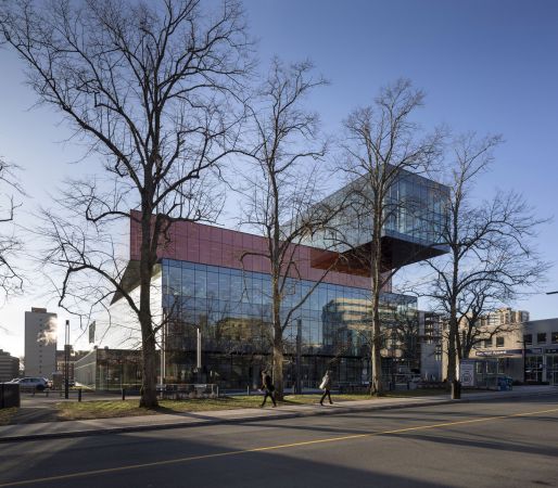 New Halifax Central Library, Schmidt Hammer Lassen, Halifax, Bibliothek, library, Fassade, Glas, glass, Kanada, Canada, Halifax Citadel, Harbour, Box, Treppen, Atrium, Buch, book, Farbe, Brcke, bridge, colour