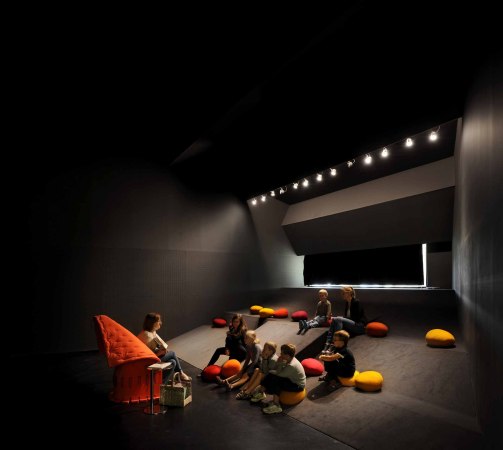 Frankreich, France, Fassade, facade, Beton, concrete, Stahl, steel, Theater, theatre, Kuturzentrum, multicultural centre, Isbergues