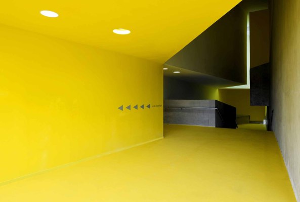 Frankreich, France, Fassade, facade, Beton, concrete, Stahl, steel, Theater, theatre, Kuturzentrum, multicultural centre, Isbergues