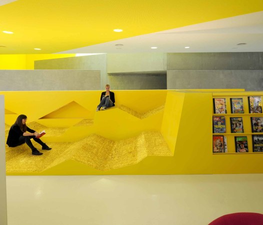 Frankreich, France, Fassade, facade, Beton, concrete, Stahl, steel, Theater, theatre, Kuturzentrum, multicultural centre, Isbergues