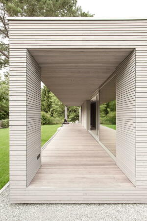 Wohnhaus, Berlin, Wandlitz, Neubau, Markus Bonauer, Wohnmbel, 2DPlus, 2D+, Luxus, erschwinglicher Luxus, Kamin, drehbarer Kamin, kleine Wohnflche, sparsam, knapp, reduziert, Minimalismus, minimal, Sauna, Holzbau, Einbaukche, Holzstnderbauweise, Michael Blling, Tiffany Taraska, Hrnicke Hock Thieroff, Holz & Raum Berlin, 2D+ Architekten