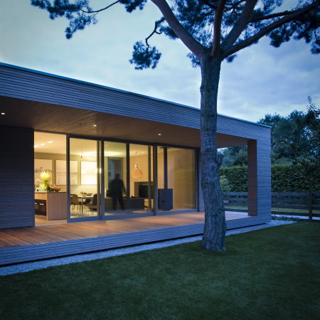 Wohnhaus, Berlin, Wandlitz, Neubau, Markus Bonauer, Wohnmbel, 2DPlus, 2D+, Luxus, erschwinglicher Luxus, Kamin, drehbarer Kamin, kleine Wohnflche, sparsam, knapp, reduziert, Minimalismus, minimal, Sauna, Holzbau, Einbaukche, Holzstnderbauweise, Michael Blling, Tiffany Taraska, Hrnicke Hock Thieroff, Holz & Raum Berlin, 2D+ Architekten