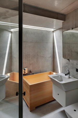 Wiel Arets, WAA, Wiel Arets Architects, A' House, House in Tokyo, Tokyo, Tokio, Japan, Japanismus, Made in Japan, Superdutch, BauNetz, Baunetz Meldungen, urban living, new houses, contemporary architecture, Architektur, Architekt, Star-Architekt, Design, Designlines, Jellyfish Chair, Wiel, Facade, Fassade, Beton, Concrete, Sichtbeton, Glas, glass, Minimalismus, private housing, Neubau, Wohnen, Wohnungsbau, Moderne Wohnungsbau, Wohnhaus in Japan, Kontext, living room, bedroom, interior, Innenraum, room, Space, design, Satoru Umehara, Alex Kunnen, Jrg Lthke, Jean-Jacques Jungers, Sadamu Shirafuji, Ilze Paklone, Tai Mikio Architect & Associates, LOW FAT Structure INC, EOS plus Co. LTD, Comodo Co. LTD, Oskomera Group BV, Saint Gobain Glass, Eiger Co. LTD, Arets-Sijstermans