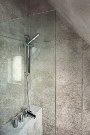 Wiel Arets, WAA, Wiel Arets Architects, A' House, House in Tokyo, Tokyo, Tokio, Japan, Japanismus, Made in Japan, Superdutch, BauNetz, Baunetz Meldungen, urban living, new houses, contemporary architecture, Architektur, Architekt, Star-Architekt, Design, Designlines, Jellyfish Chair, Wiel, Facade, Fassade, Beton, Concrete, Sichtbeton, Glas, glass, Minimalismus, private housing, Neubau, Wohnen, Wohnungsbau, Moderne Wohnungsbau, Wohnhaus in Japan, Kontext, living room, bedroom, interior, Innenraum, room, Space, design, Satoru Umehara, Alex Kunnen, Jrg Lthke, Jean-Jacques Jungers, Sadamu Shirafuji, Ilze Paklone, Tai Mikio Architect & Associates, LOW FAT Structure INC, EOS plus Co. LTD, Comodo Co. LTD, Oskomera Group BV, Saint Gobain Glass, Eiger Co. LTD, Arets-Sijstermans