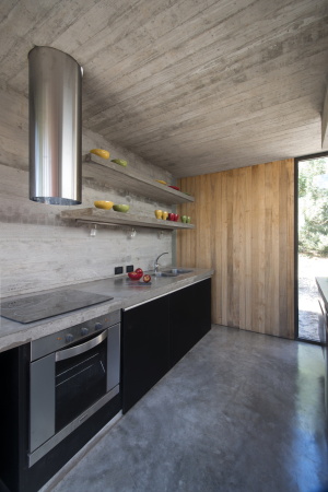 Luciano Kruk, Argentinien, Costa Esmeralda, MR casa, Wohnhaus, housing, Buenos Aires, Kste, coastline, Landschaft, Wochenendhaus, Hang, Dnen, slope, Holz, Beton, concrete, wood, Aluminium, Glas, glass