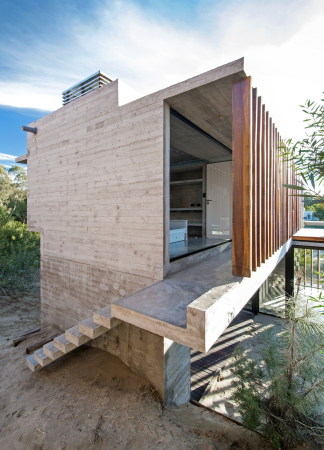 Luciano Kruk, Argentinien, Costa Esmeralda, MR casa, Wohnhaus, housing, Buenos Aires, Kste, coastline, Landschaft, Wochenendhaus, Hang, Dnen, slope, Holz, Beton, concrete, wood, Aluminium, Glas, glass