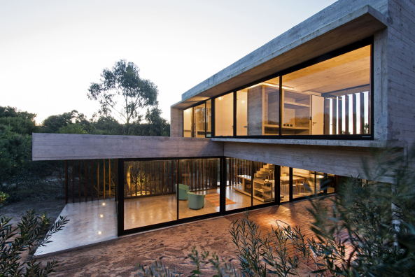 Luciano Kruk, Argentinien, Costa Esmeralda, MR casa, Wohnhaus, housing, Buenos Aires, Kste, coastline, Landschaft, Wochenendhaus, Hang, Dnen, slope, Holz, Beton, concrete, wood, Aluminium, Glas, glass