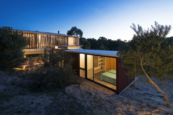 Luciano Kruk, Argentinien, Costa Esmeralda, MR casa, Wohnhaus, housing, Buenos Aires, Kste, coastline, Landschaft, Wochenendhaus, Hang, Dnen, slope, Holz, Beton, concrete, wood, Aluminium, Glas, glass