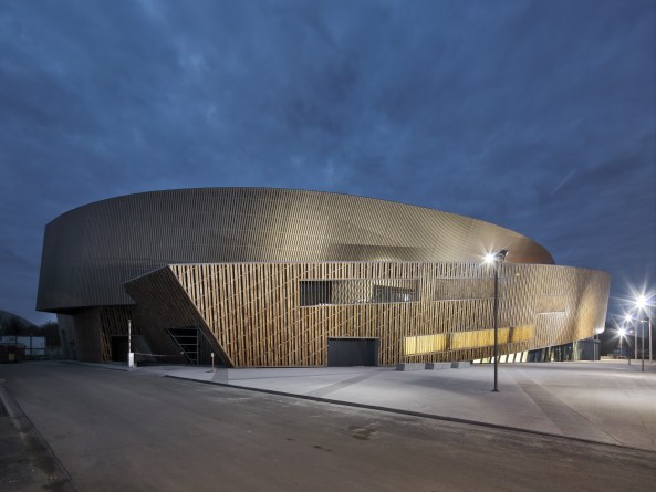 Libeskind, Daniel Libeskind, Landmark, Ikone, Kongresszentrum, Belgien, Mons, Kulturhauptstadt, Flandern, fl�misch, Stararchitekt, Dekonstruktivismus, belgischer Blaustein, Holz, Aluminium, Beton, Neubau, Georges De Kinder, Hufton + Crow
