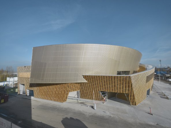 Libeskind, Daniel Libeskind, Landmark, Ikone, Kongresszentrum, Belgien, Mons, Kulturhauptstadt, Flandern, flmisch, Stararchitekt, Dekonstruktivismus, belgischer Blaustein, Holz, Aluminium, Beton, Neubau, Georges De Kinder, Hufton + Crow