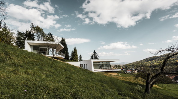 Berghang, Graz, Love architecture and urbanism, Veranda, Glas, Villa, Terrasse, mountainside, Aussichtsplattform, viewing platform, alps, Alpen, living in the alps, Ausblick, Panorama, Love