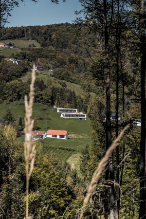 Berghang, Graz, Love architecture and urbanism, Veranda, Glas, Villa, Terrasse, mountainside, Aussichtsplattform, viewing platform, alps, Alpen, living in the alps, Ausblick, Panorama, Love