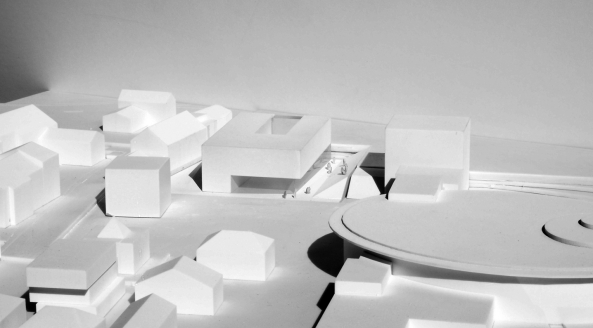 Brixen, Bressanone, Musikschule, Neubau, Carlana Mezzalira Pentimalli, Padova/Treviso, Caramel Architekten, Hinrichs Wilkening Architekten, EM2 Architekten, Vierzueins, CeZ Calderan Zanovelli, Tomas Ghisellini, Aires Mateus, Naturstein, Platzgestaltung, kubisch, cubic, stone fassade, Blserkapelle, brass band, Brgerkapelle,