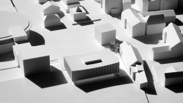 Brixen, Bressanone, Musikschule, Neubau, Carlana Mezzalira Pentimalli, Padova/Treviso, Caramel Architekten, Hinrichs Wilkening Architekten, EM2 Architekten, Vierzueins, CeZ Calderan Zanovelli, Tomas Ghisellini, Aires Mateus, Naturstein, Platzgestaltung, kubisch, cubic, stone fassade, Blserkapelle, brass band, Brgerkapelle,