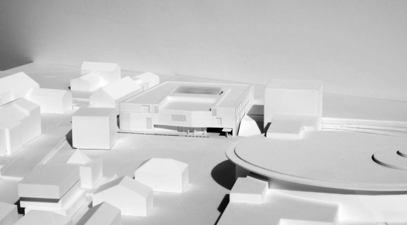 Brixen, Bressanone, Musikschule, Neubau, Carlana Mezzalira Pentimalli, Padova/Treviso, Caramel Architekten, Hinrichs Wilkening Architekten, EM2 Architekten, Vierzueins, CeZ Calderan Zanovelli, Tomas Ghisellini, Aires Mateus, Naturstein, Platzgestaltung, kubisch, cubic, stone fassade, Blserkapelle, brass band, Brgerkapelle,