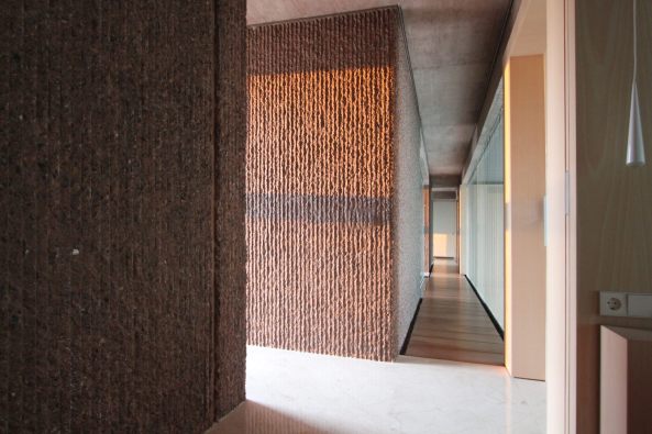 Ciudad Real, Spanien, Fuensanta House, Casa, house, Wohnen, Muka Arquitectura, Wohnhaus, housing, Beton, concrete, Satteldach, Fassade, Glas, glass, Glasbox, Holz, Licht, light